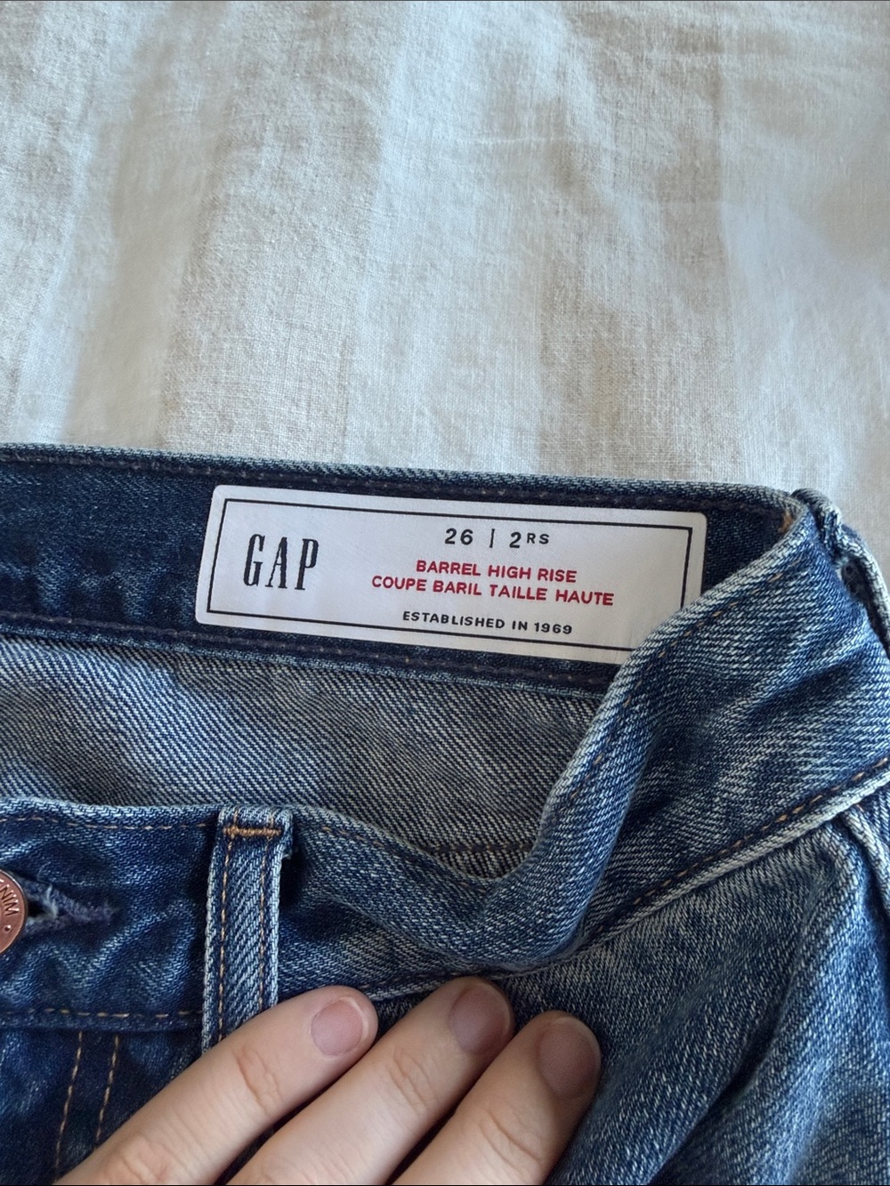 GAP Barrel High Rise Jeans in Medium Wash Blue